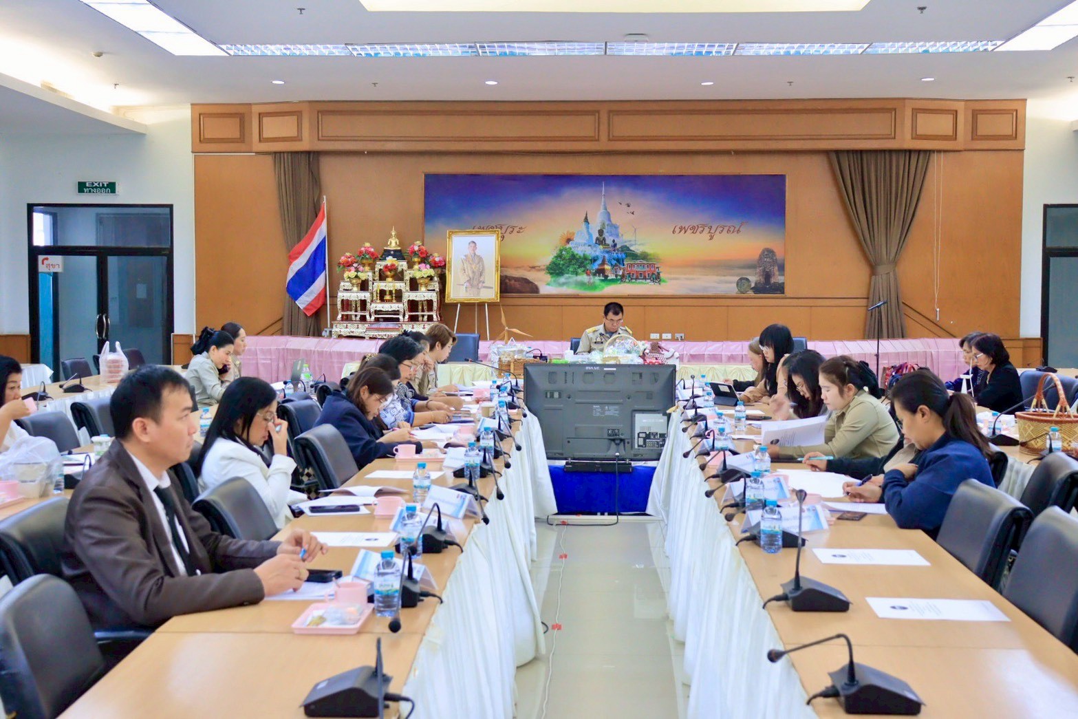 พช.อำเภอน้ำหนาว เข้าร่วม "ประชุมคณะกรรมการเครือข่ายองค์ความรู้ (Knowledge - Based OTOP : KBO) จังหวัดเพชรบูรณ์"