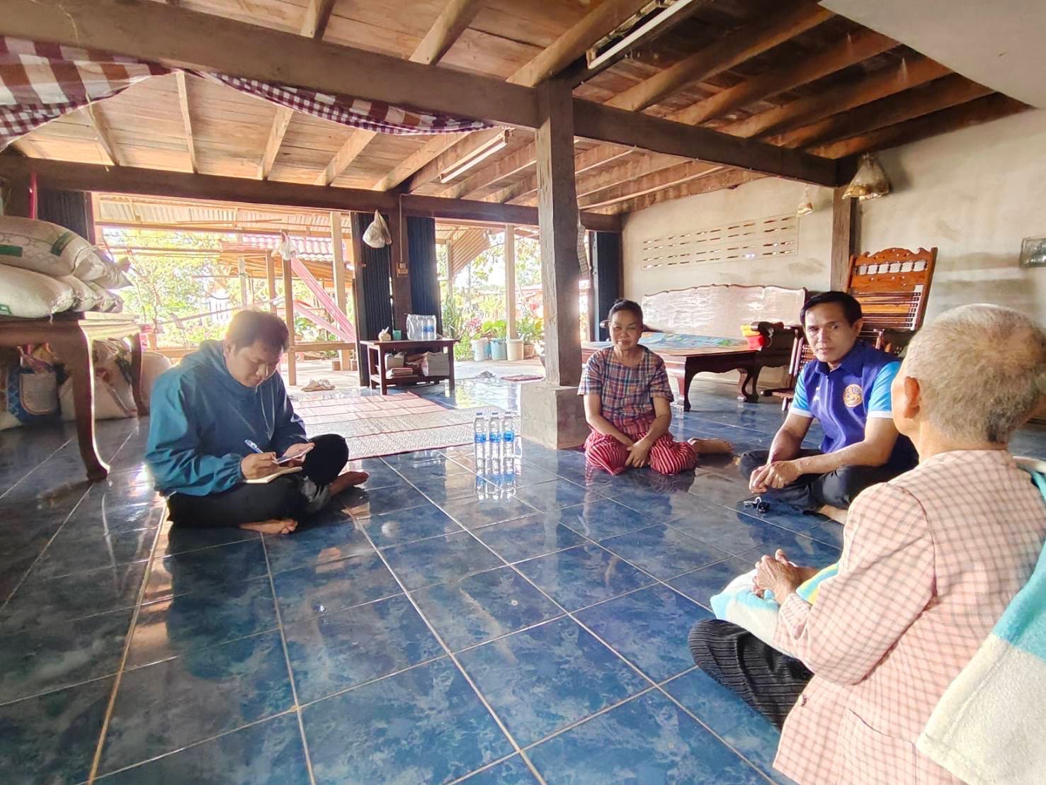 พช.อำเภอน้ำหนาว “ลงพื้นที่สำรวจ ตรวจสอบครัวเรือนเป้าหมายข้อมูลความจำเป็นพื้นฐาน (จปฐ.)”