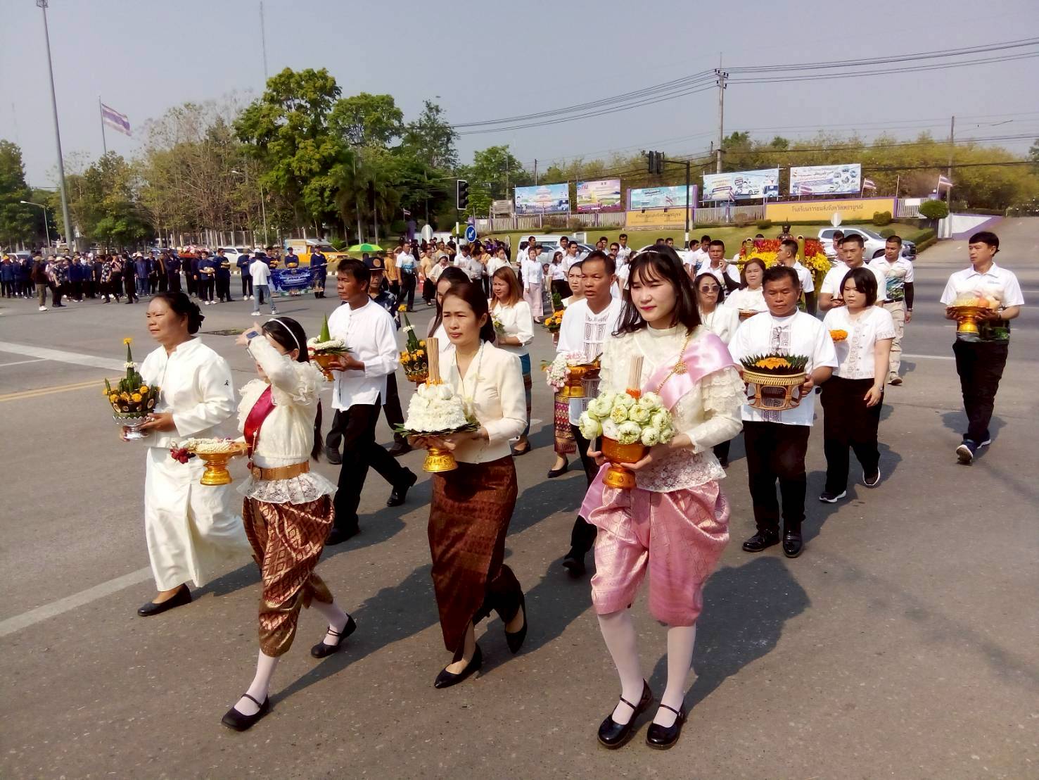 พช.น้ำหนาว ร่วมพิธีสรงน้ำพระพุทธมหาธรรมราชา เนื่องในประเพณีสงกรานต์ ประจำปี พ.ศ. 2569